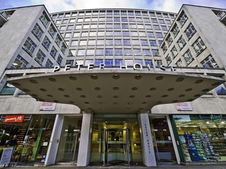 Entrance to Peter House training centre, Oxford Rd.